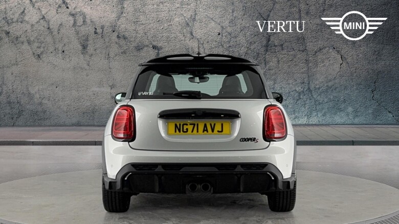 MINI Hatchback 2.0 Cooper S Sport 3dr Auto [Nav Pack] Petrol Hatchback